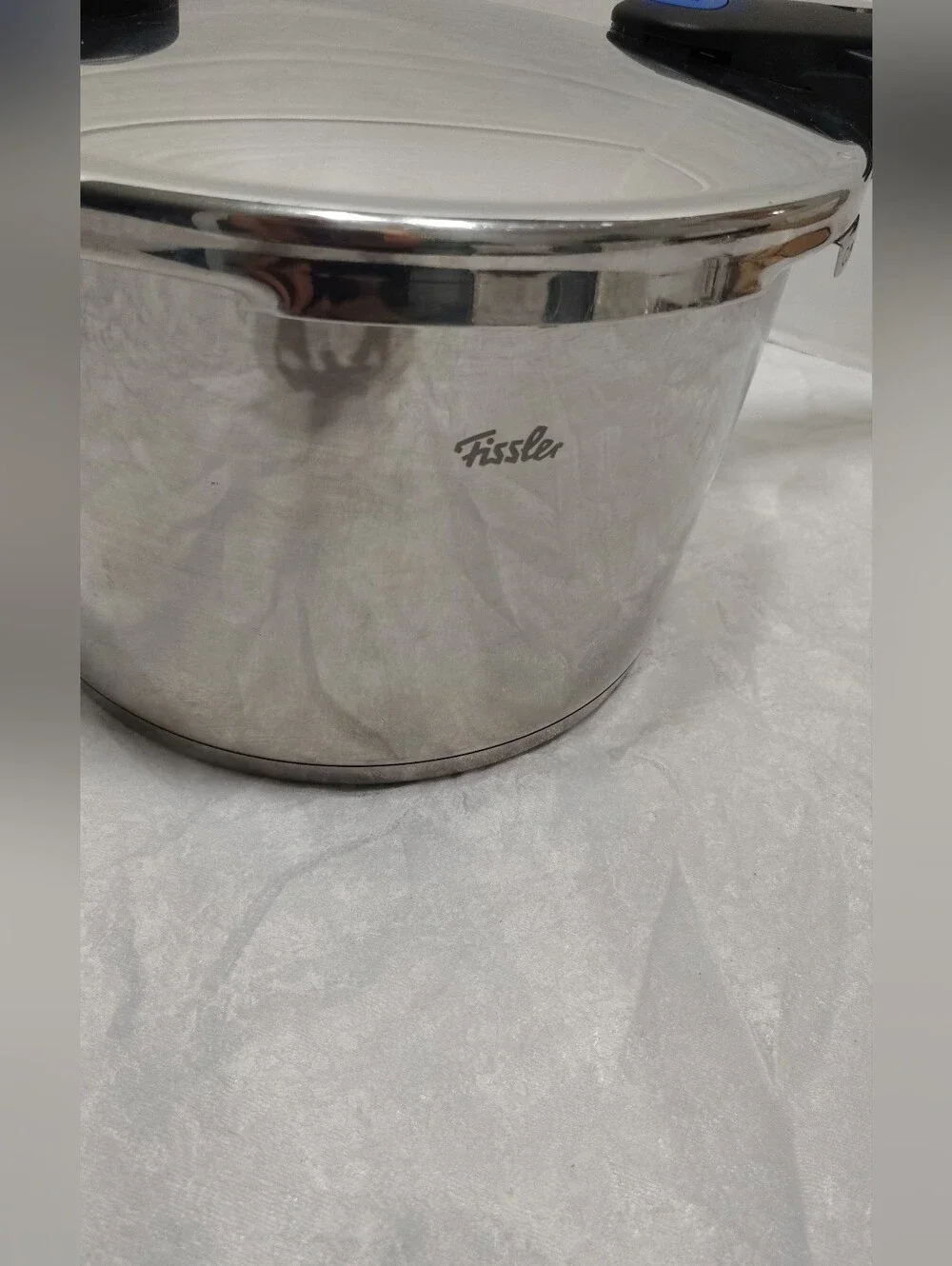 Fissler Vitaquick 8QT Premium Pressure Cooker Stainless Mande In Germany